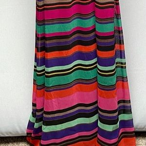 Maxi dress. Vibrant stripes